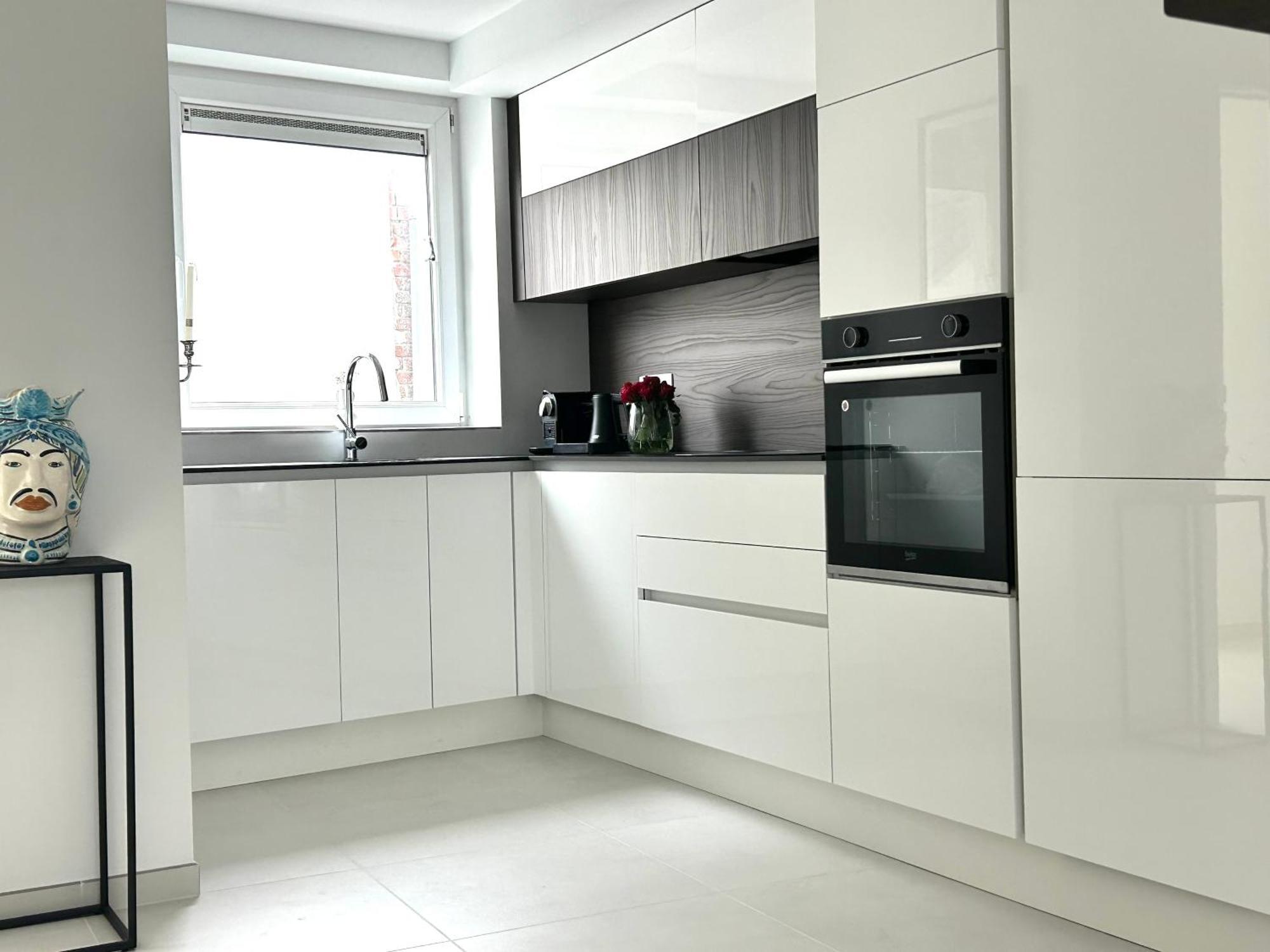 Phoenix Garden Apartment Монс Екстериор снимка