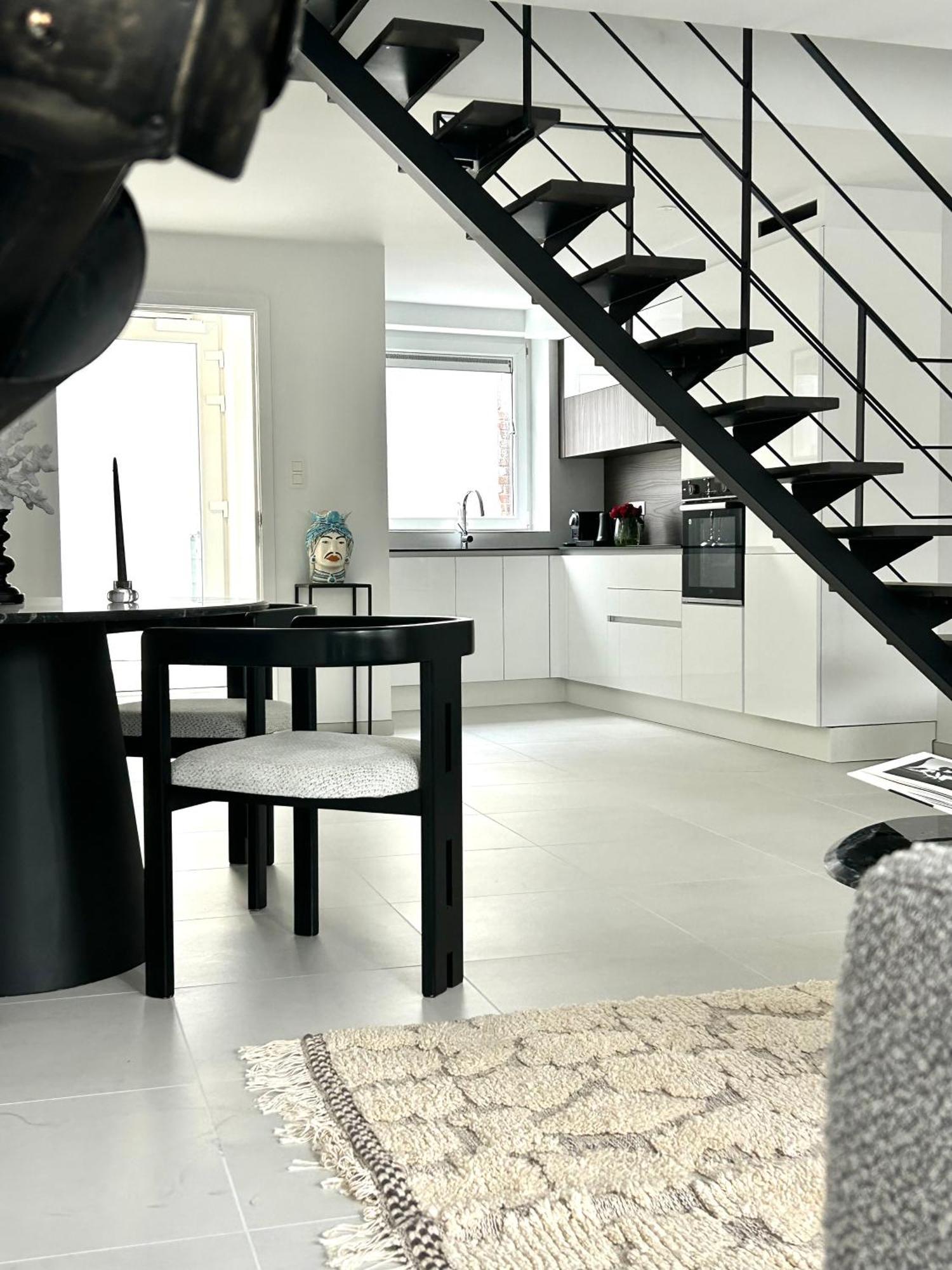 Phoenix Garden Apartment Монс Екстериор снимка