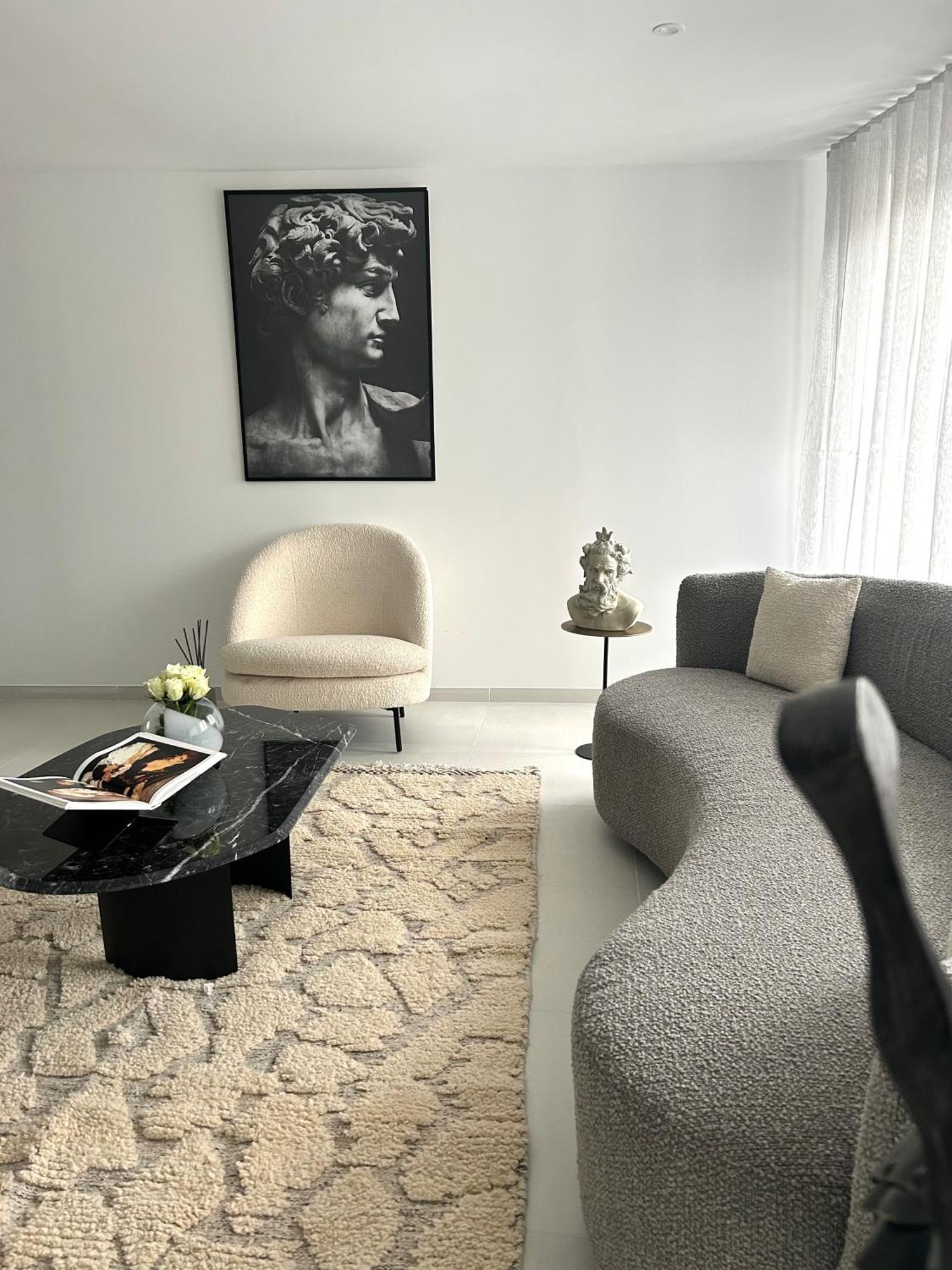 Phoenix Garden Apartment Монс Екстериор снимка