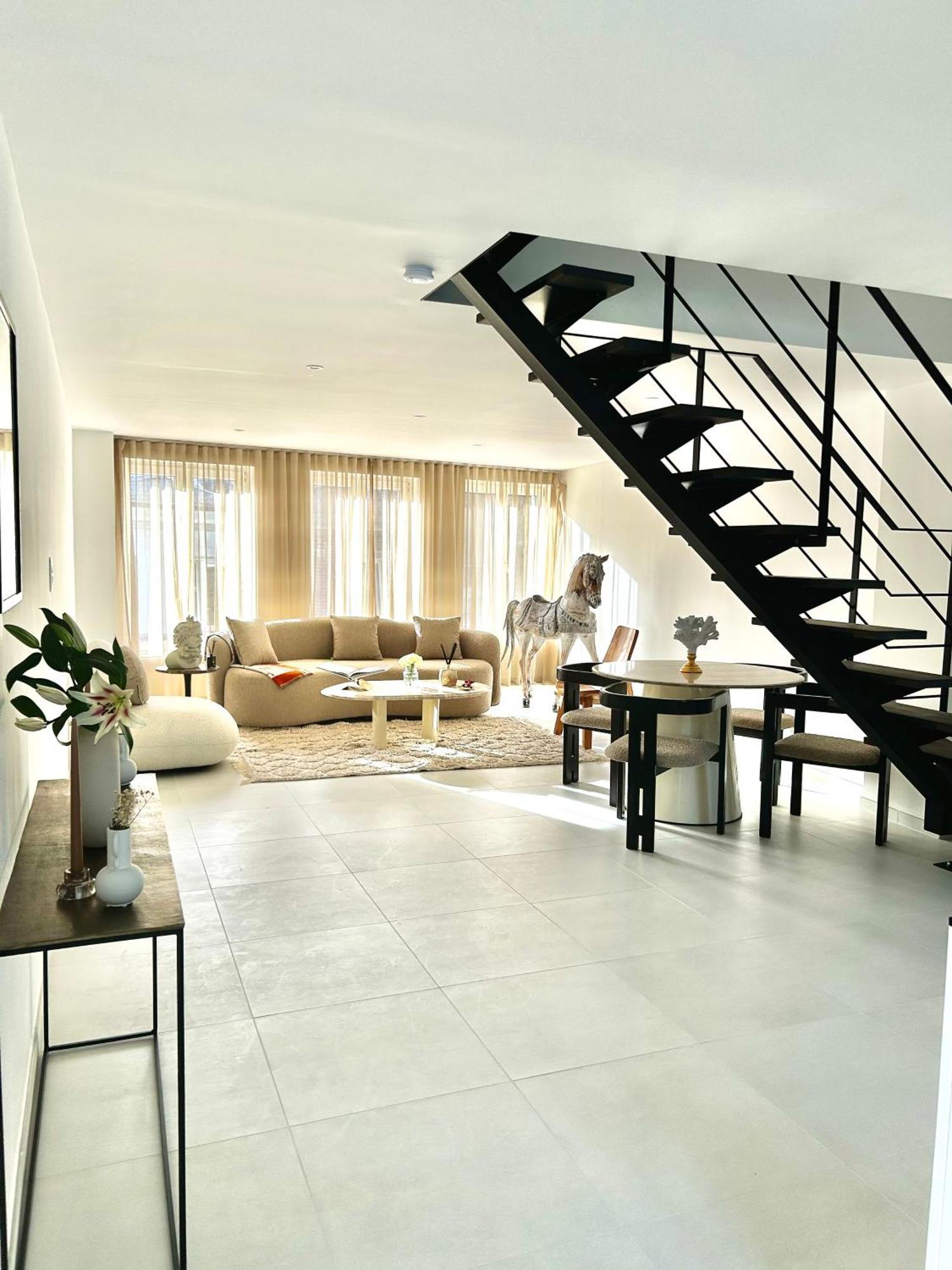 Phoenix Garden Apartment Монс Екстериор снимка