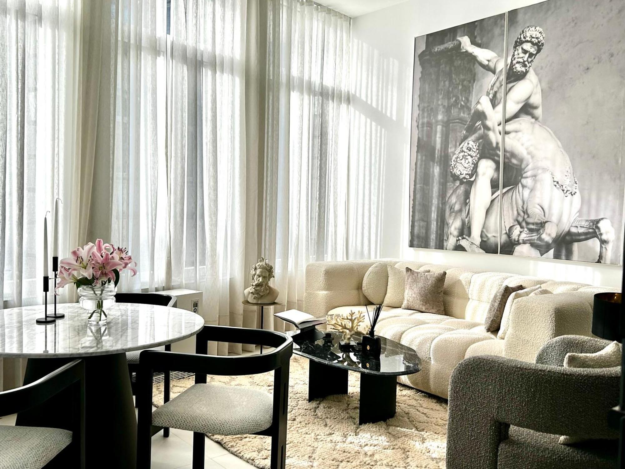 Phoenix Garden Apartment Монс Екстериор снимка
