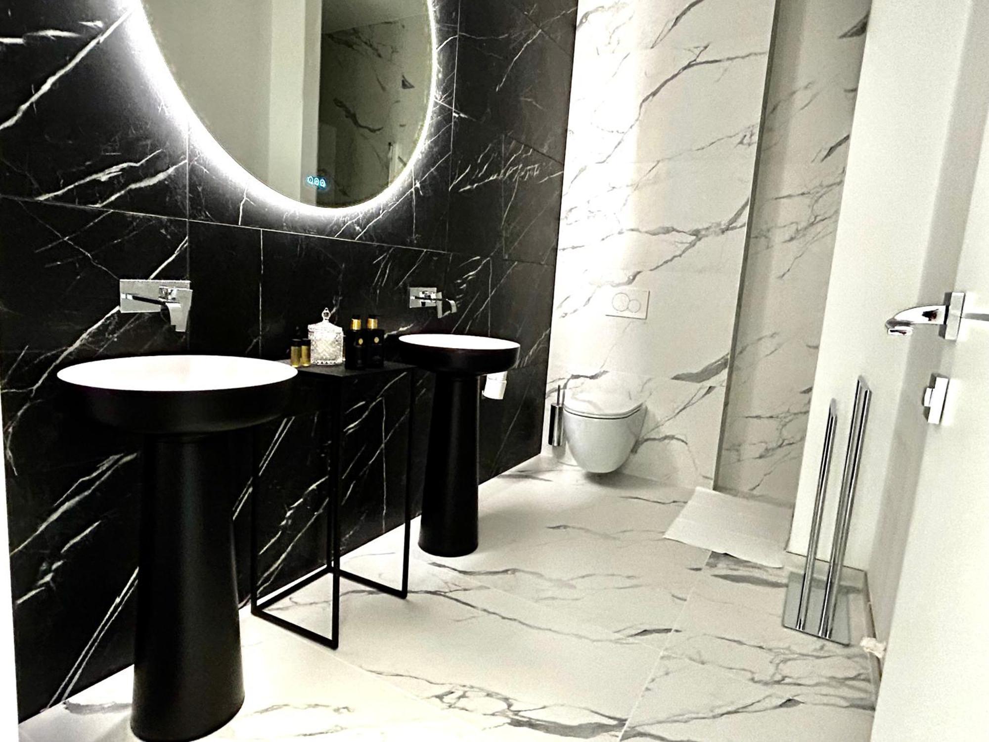 Phoenix Garden Apartment Монс Екстериор снимка