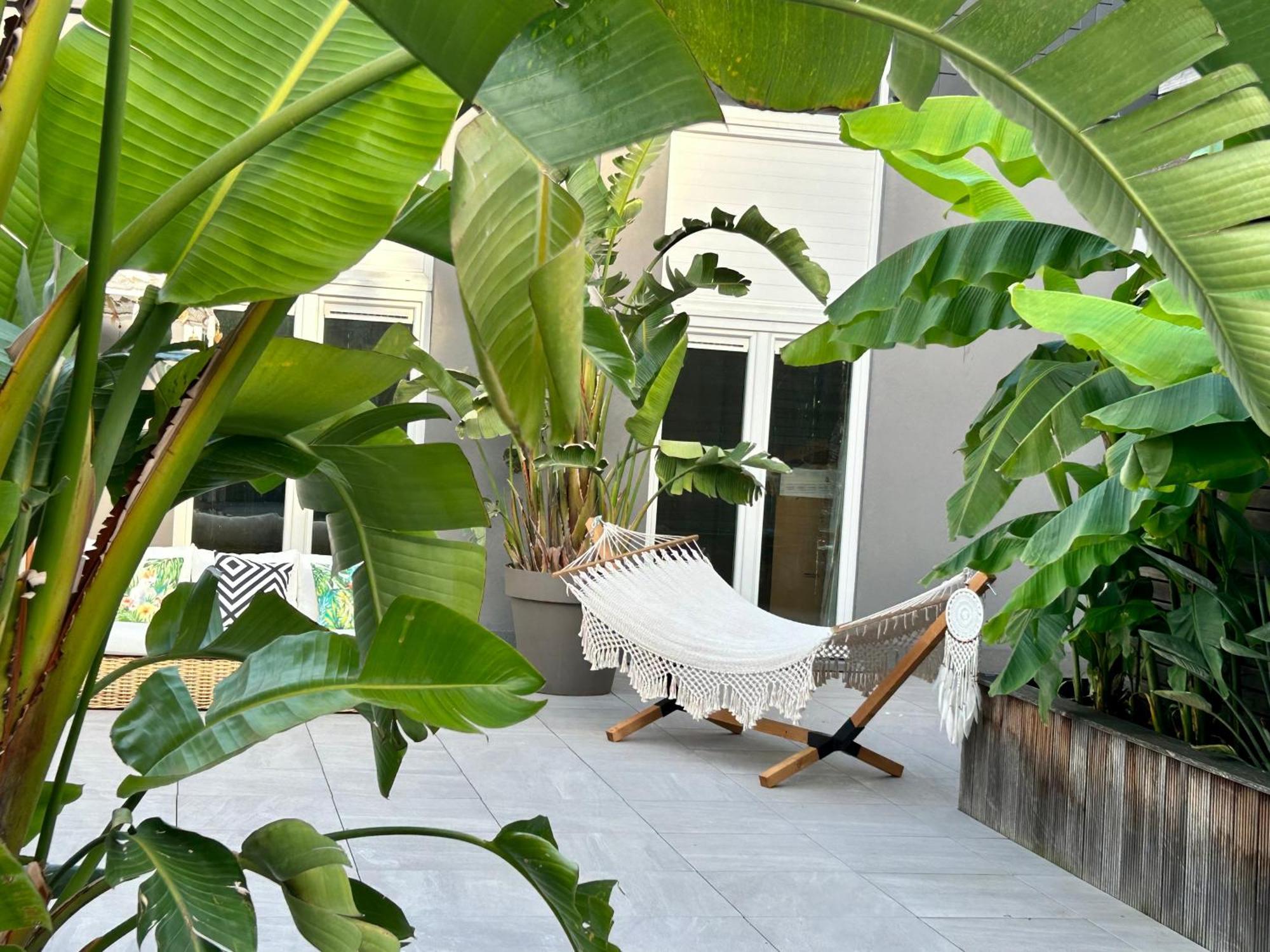 Phoenix Garden Apartment Монс Екстериор снимка