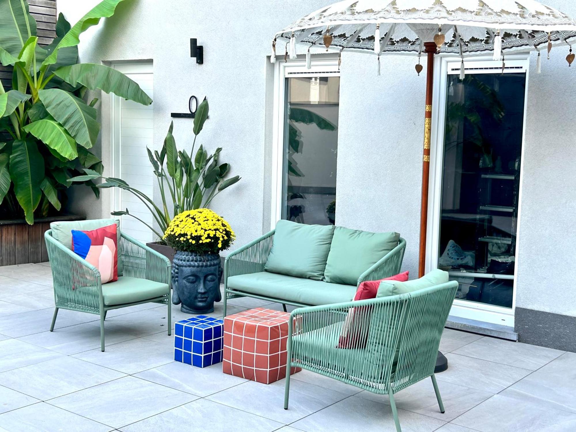 Phoenix Garden Apartment Монс Екстериор снимка