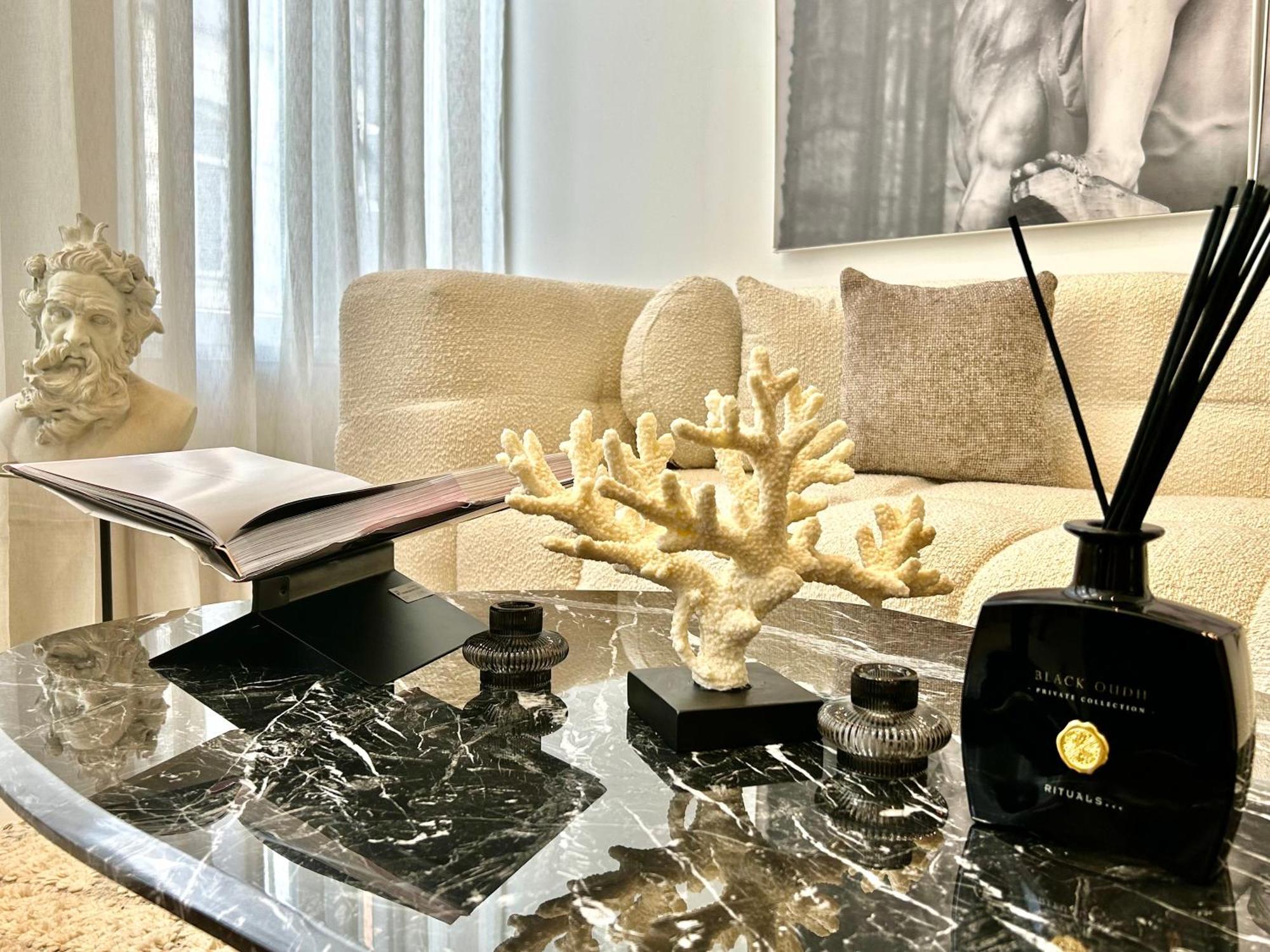 Phoenix Garden Apartment Монс Екстериор снимка