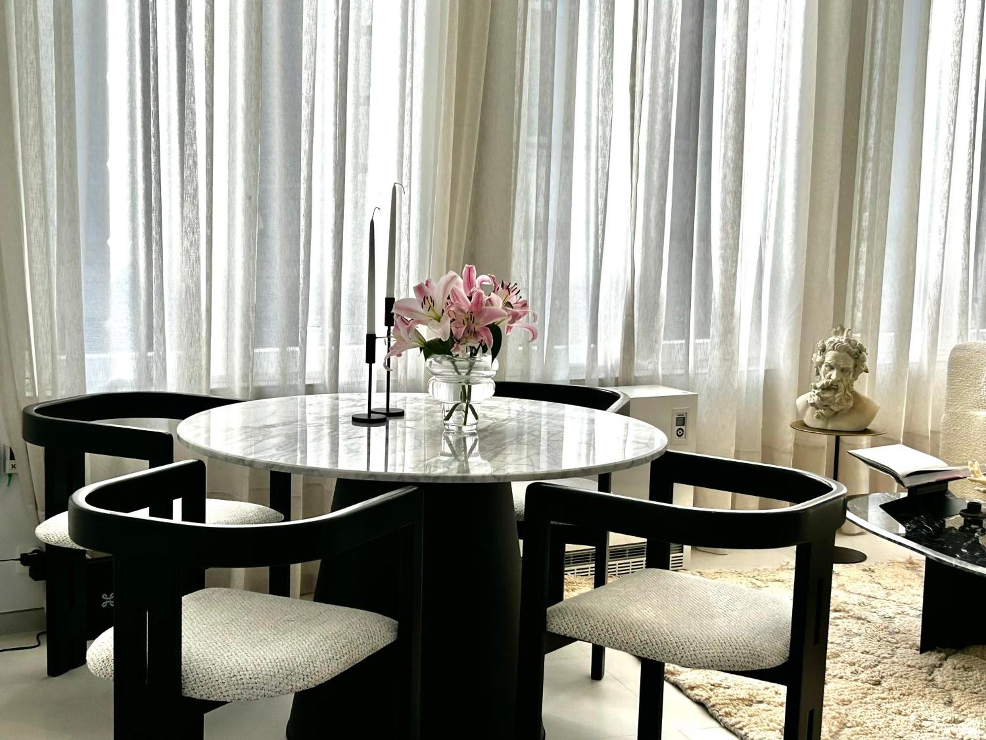 Phoenix Garden Apartment Монс Екстериор снимка