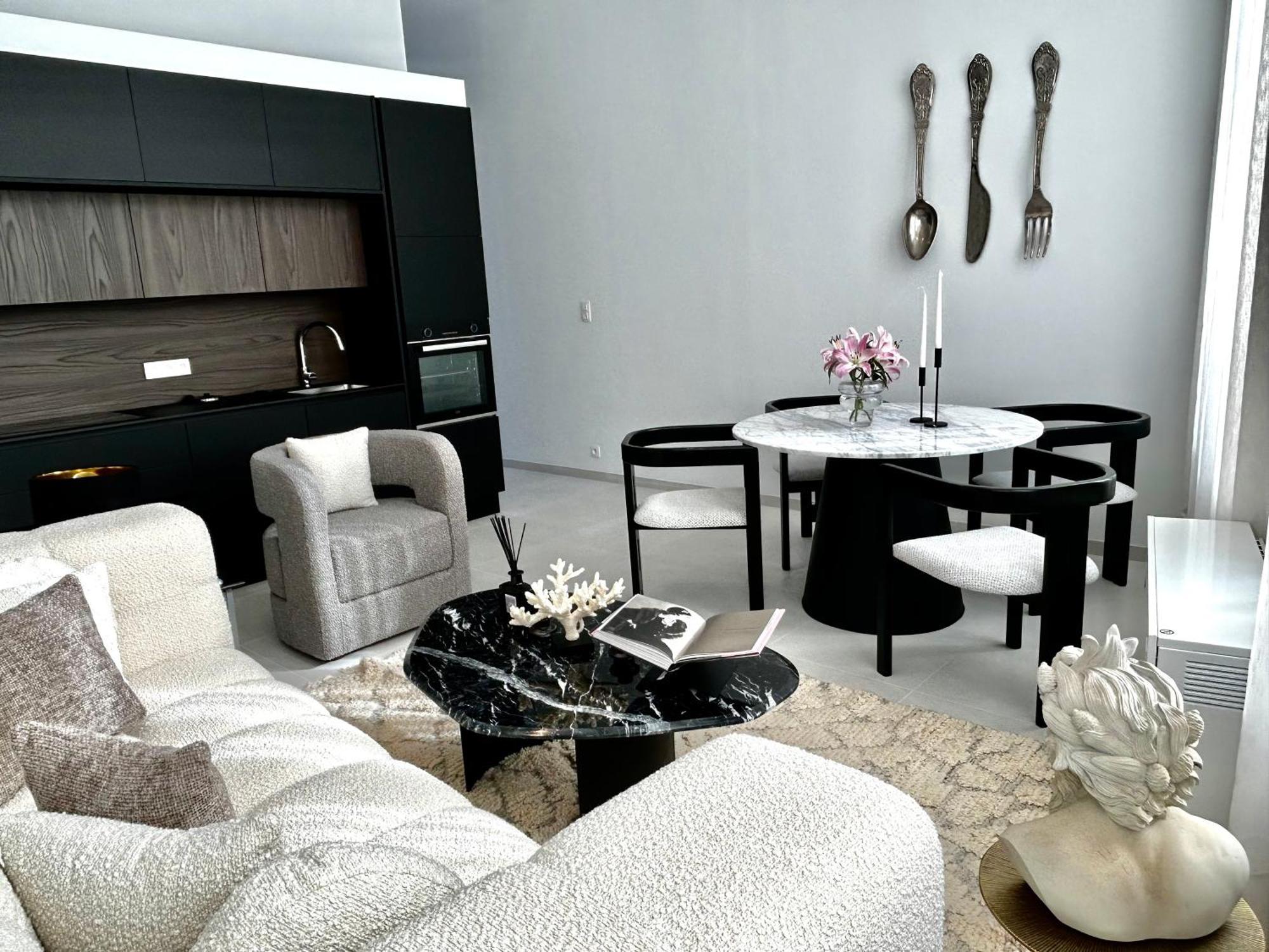 Phoenix Garden Apartment Монс Екстериор снимка