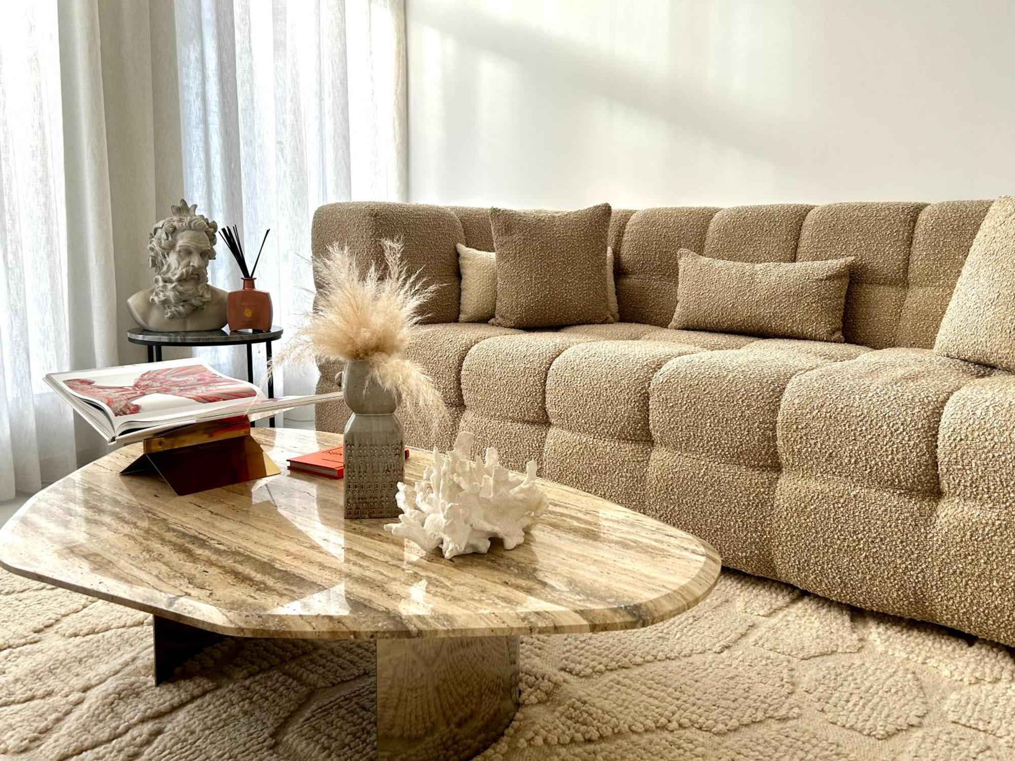 Phoenix Garden Apartment Монс Екстериор снимка